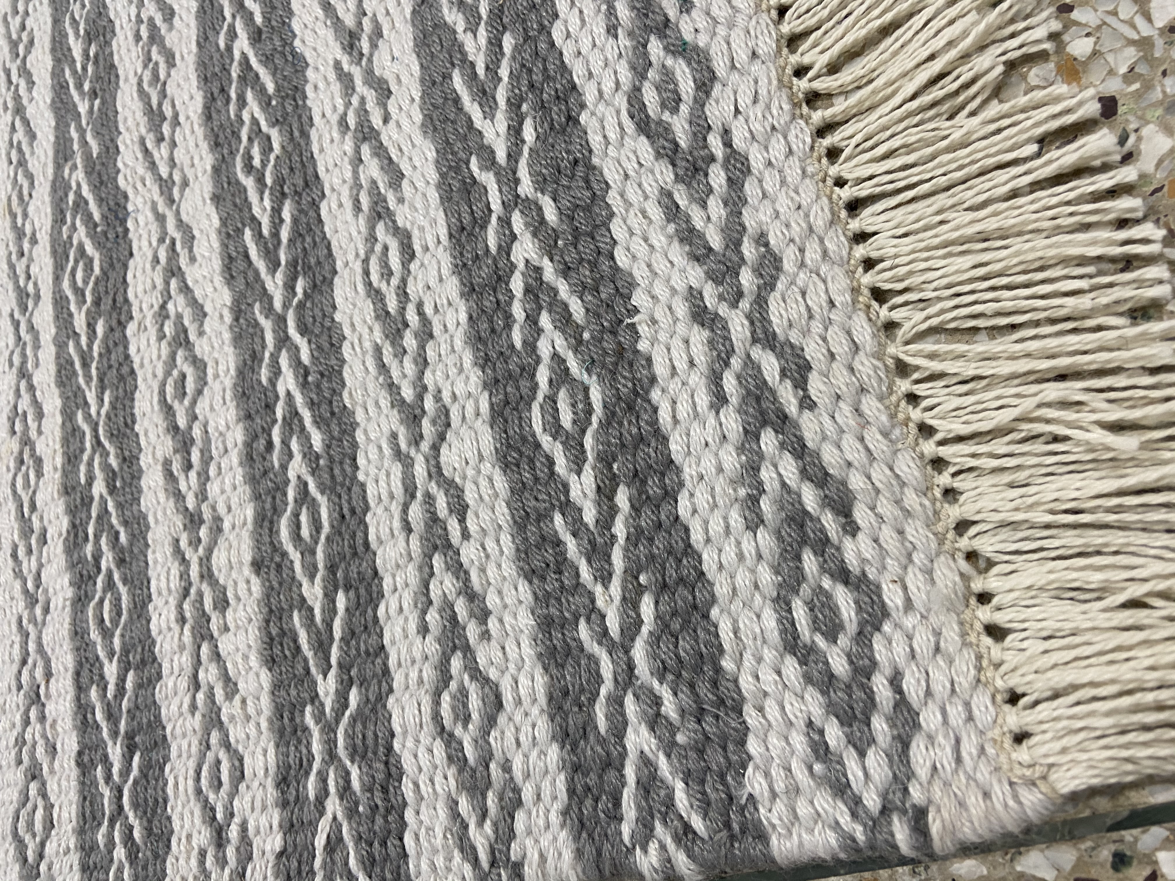 01 Loom-Knotted